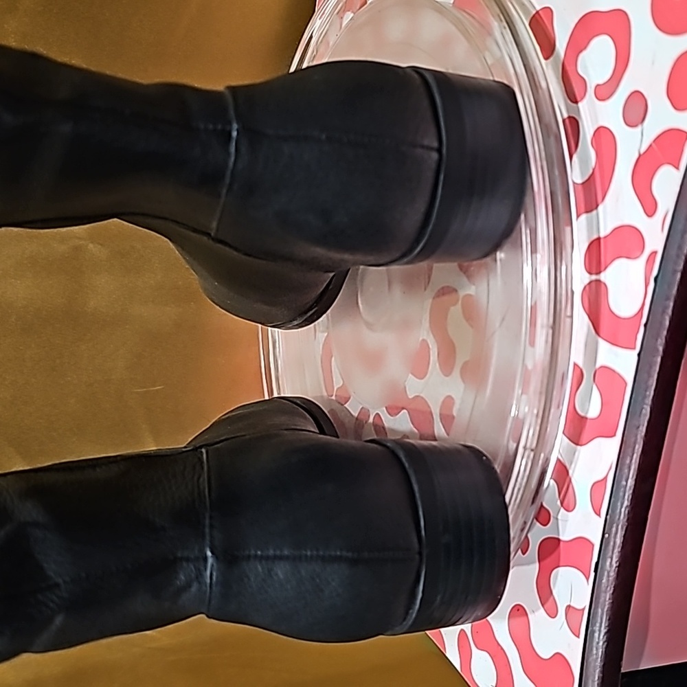 Z NwT Fanfares Women’s black leather boots sz 8.5 stretch back - Picture 4 of 10